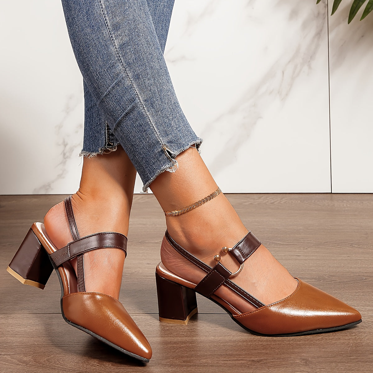 Buty damska na słupku | Szpiczasty nosek ze slingbackiem