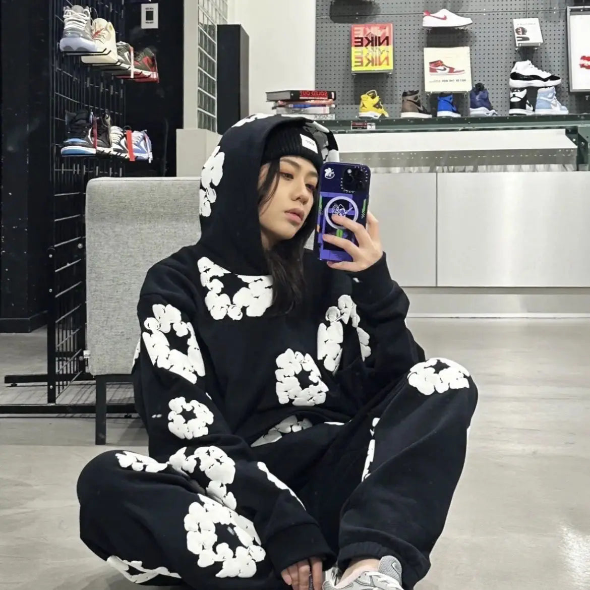 Kobiece Oversized Hoodie Set | Graffiti Print