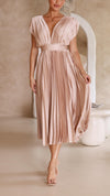 Dámské plisované maxi šaty s výstřihem do V | Elegantní